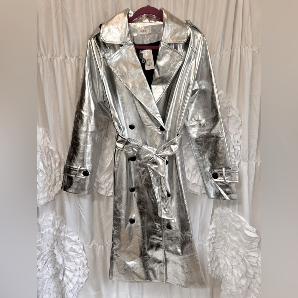 TAES Silver Trench Coat Size Large NWT